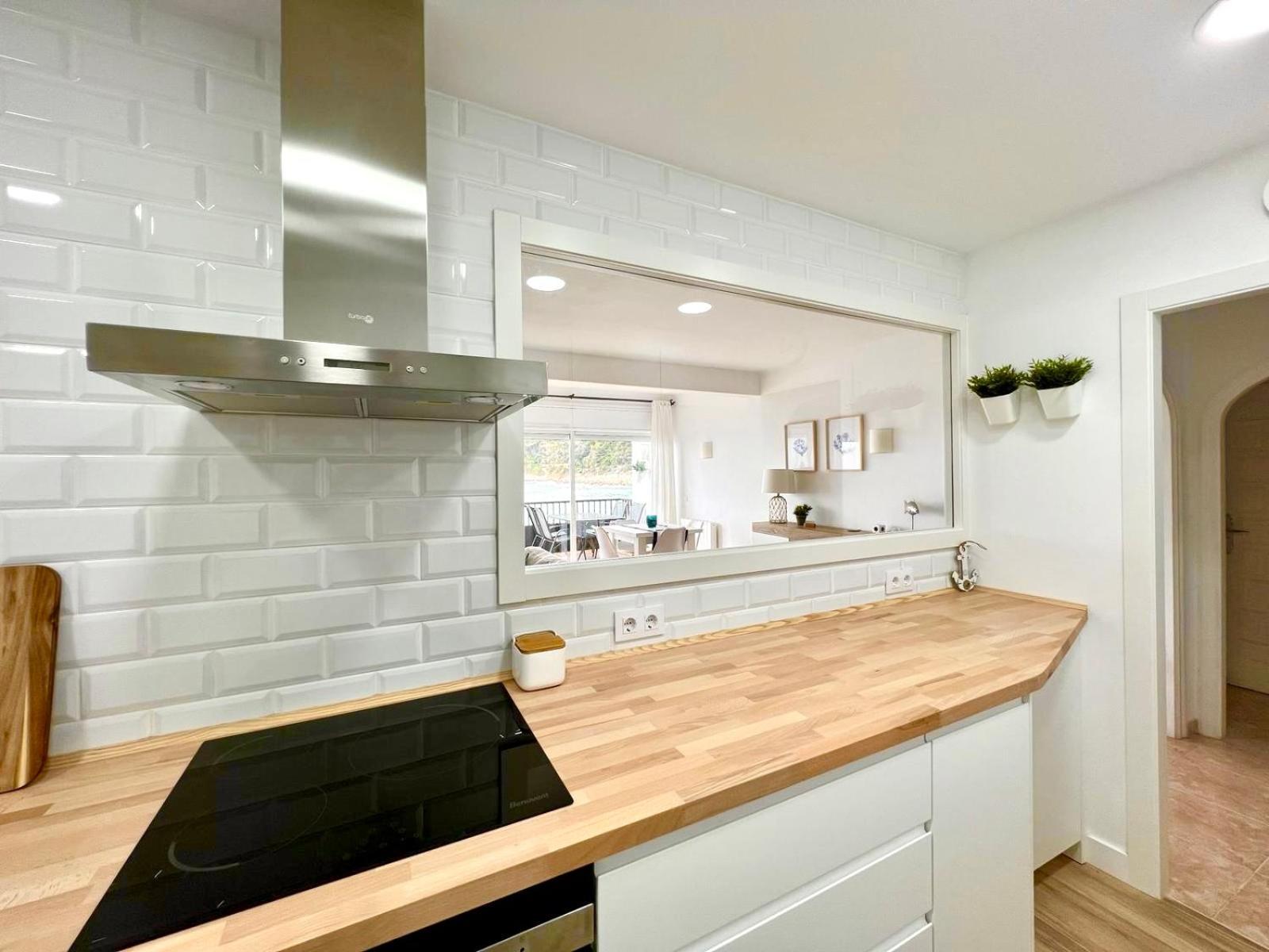 Casa 24 Apartment Roda de Bará Екстериор снимка